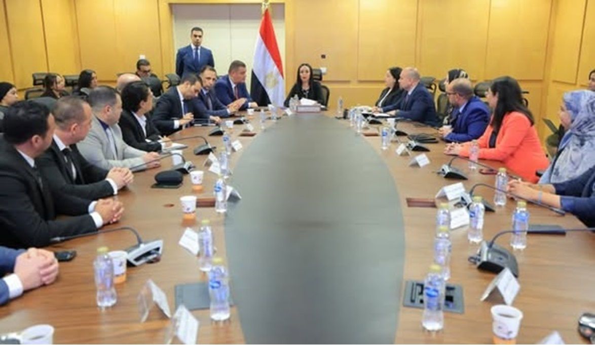 وزيرة التضامن تدعم فريق عمل صندوق مشروعات الجمعيات والمؤسسات …