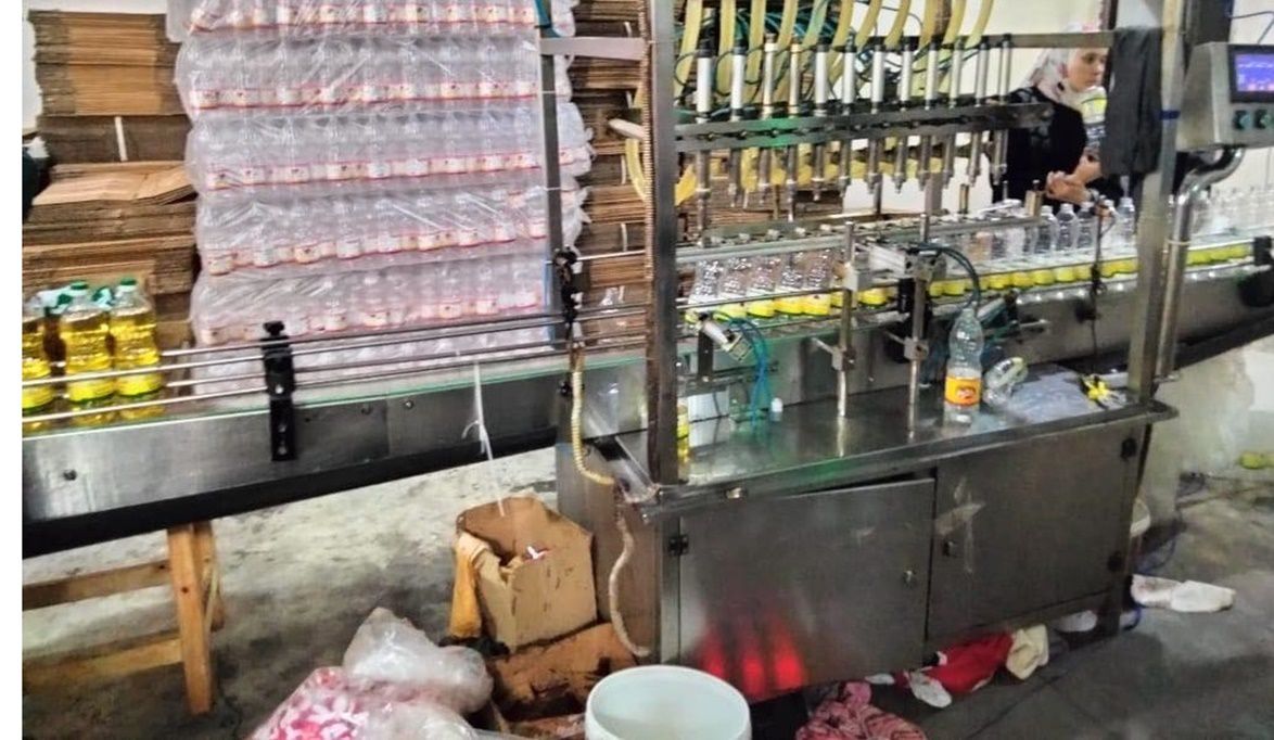 بالصور .. ضبط مصنع زيوت مجهولة المصدر بالغربية:17 طن تهدد صحة …