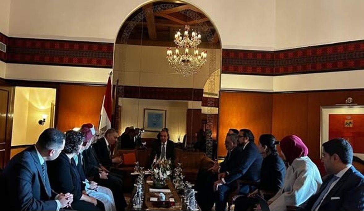 وزير الخارجية يلتقي أعضاء الجالية المصرية بإسلام آباد…