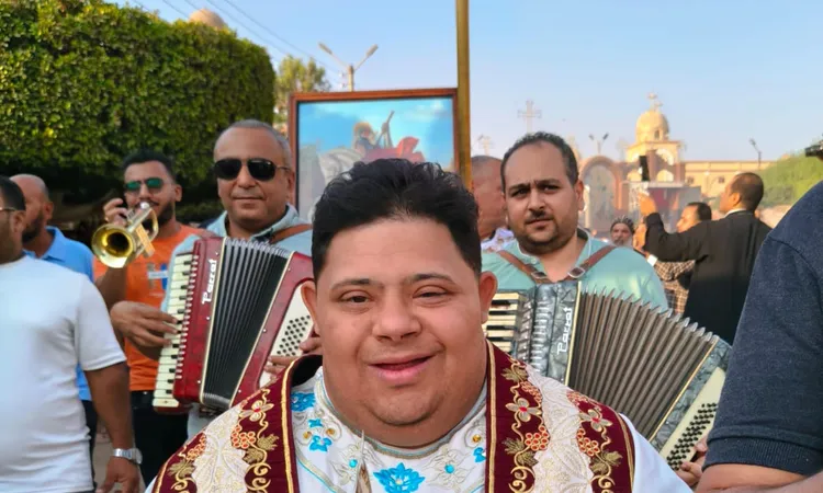 بالتسابيح والإلحان.. بدء أنطلاق فعاليات اليوم الأول لإحتفالات دير مارجرجس بالرزيقات غرب الأقصر