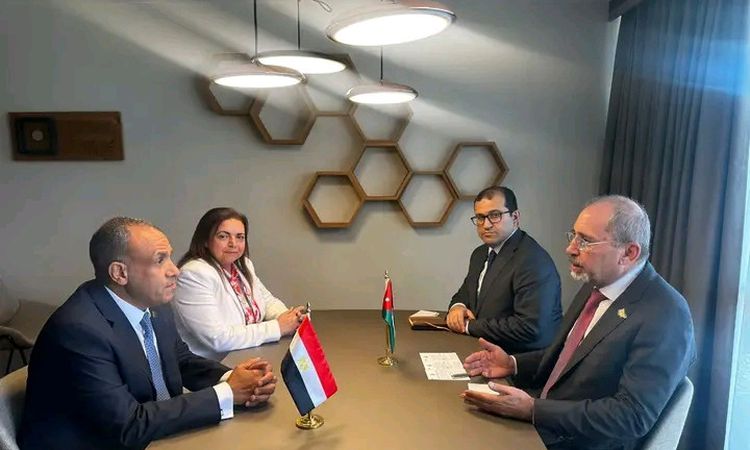 وزير الخارجية: مصر متمسكة بموقفها الثابت القائم على التمسك بالحل السياسي “الليبي الليبي”