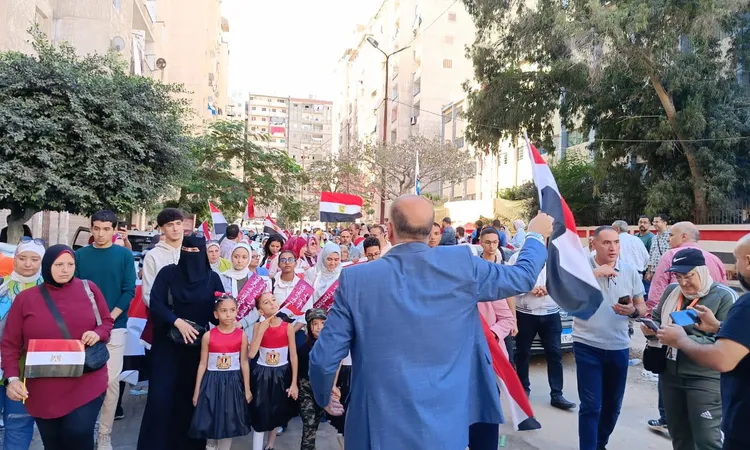 “طلاب ومعلمون وقادة” في مسيرة “تعليم الإسكندرية” لحث المواطنين على المشاركة في انتخابات النواب 2025