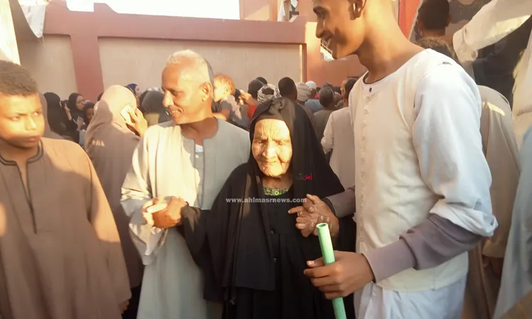 عندها 110 سنوات.. معمرة بالدير تحرص على الإدلاء بصوتها في انتخابات النواب بالأقصر