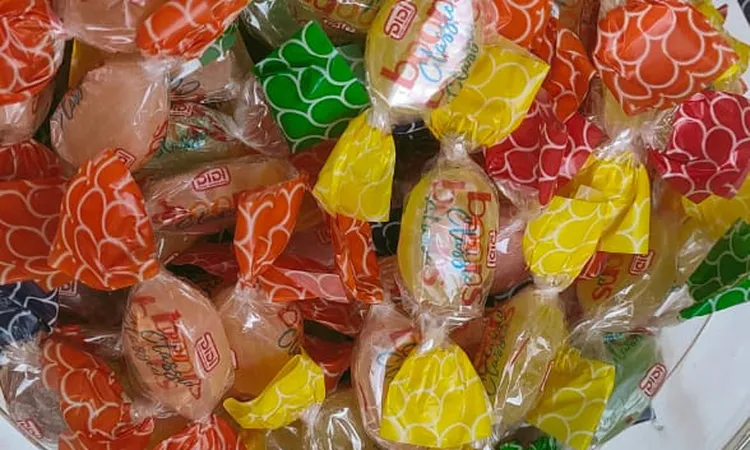 تموين الأقصر: ضبط 33600 قطعة حلوى أطفال مجهولة المصدر داخل مخزن للسلع الغذائية