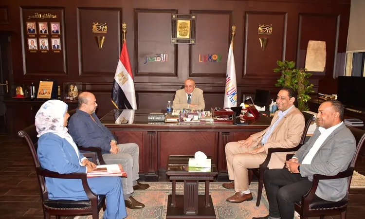 محافظ الأقصر يبحث أوجه التعاون مع نقابة المهندسين الفرعية بالعمل كاستشاري عام هندسي لمشروعات المحافظة