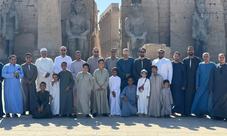 الجلابية تنتصر: مبادرة “هنزور معبد الأقصر” تتحول لرسالة قوية ضد الإساءة للزي الصعيدي