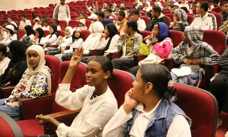 محافظ أسوان يتابع الحالة الصحية لمصابي حادث انقلاب أتوبيس الطلاب المشاركين بمهرجان الإسماعيلية للطفل