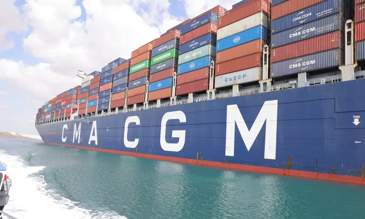 الفريق أسامة ربيع: قناة السويس جاهزة لاستقبال سفن الحاويات العملاقة