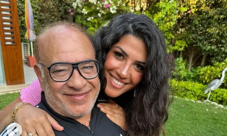 صلاح عبد الله يحتفل بعيد ميلاد ابنته