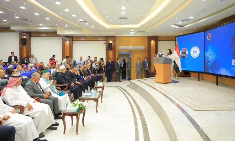 وزيرة التضامن تشهد إجراء القرعة الإلكترونية لاختيار 12 ألف حاج