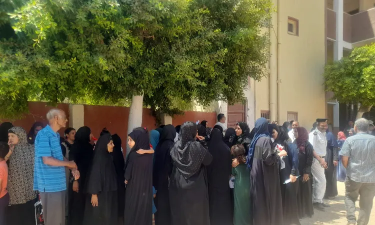 محافظ القاهرة يتفقد اللجان الانتخابية بالقاهرة ويؤكد جاهزيتها لاستقبال الناخبين