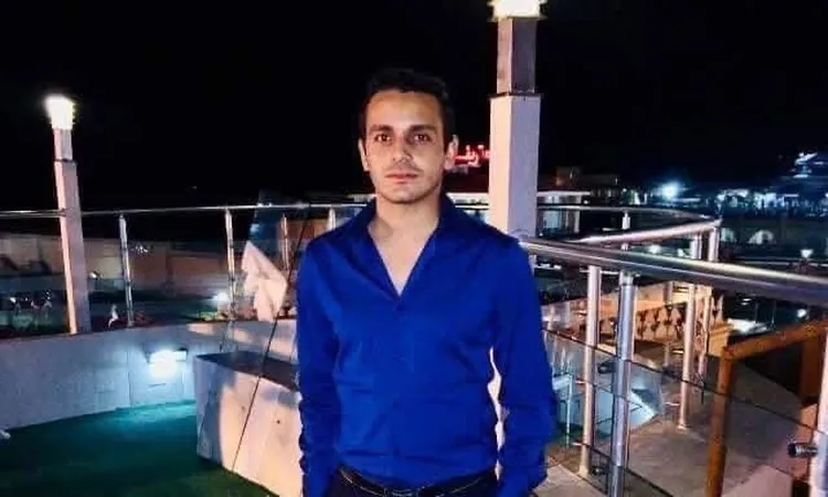 حضر بالجلباب الأزرق الذي ارتداه وقت الجريمة.. بدء محاكمة المتهم بقتل صديقه “مهندس الإسكندرية”