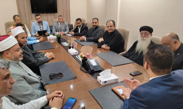 تعزيز الوعي الصحي وخدمات التأمين الشامل في لقاء تنفيذي بالأقصر