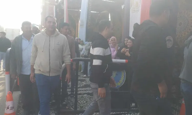 إقبال من المواطنين على اللجان الانتخابية بكفر الشيخ للإدلاء بأصواتهم