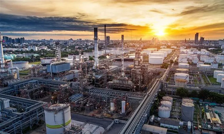 تعرف على حزمة المهل والتيسيرات الجديدة المقدمة من وزارة الصناعة للمشروعات الصناعية المتعثرة