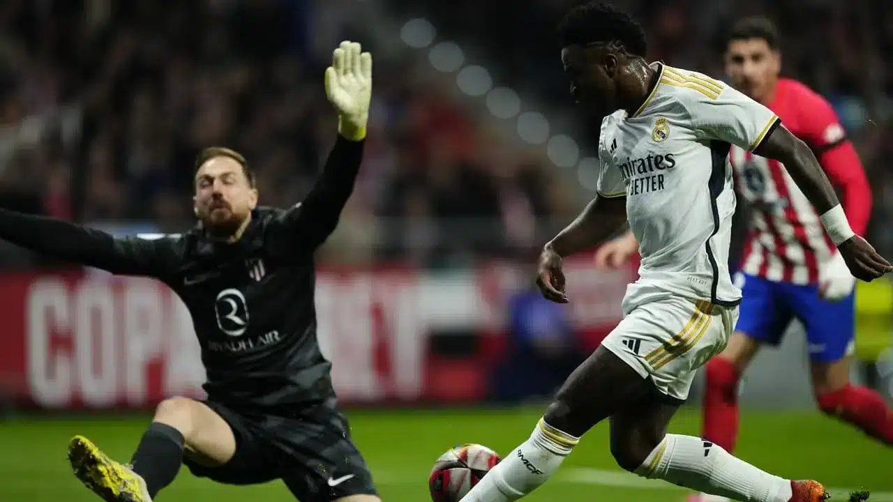 جوائز ماركا – يان أوبلاك يفوز بجائزة زامورا في الدوري الإسباني