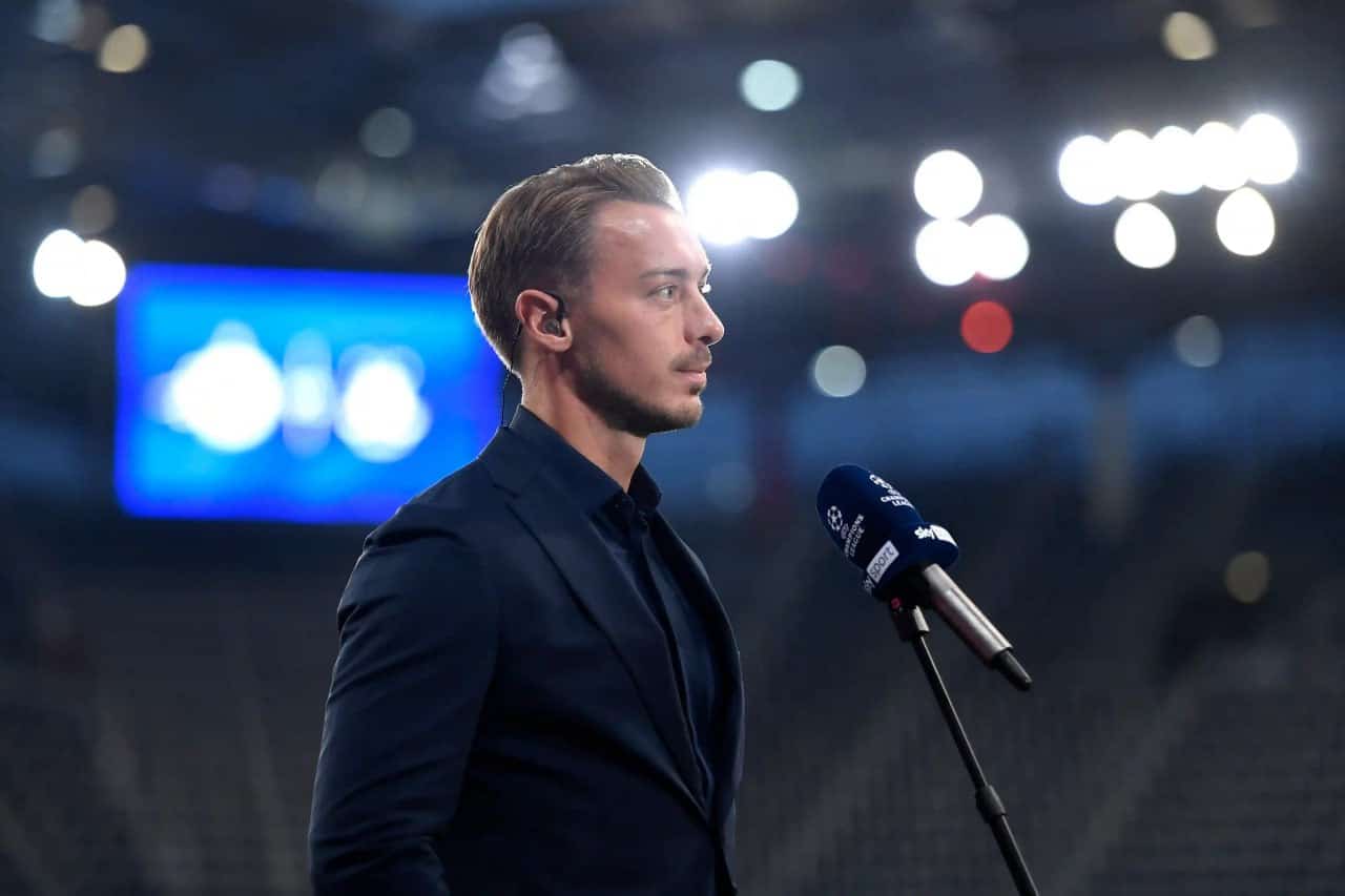 راحة طويلة ومفاوضات مغربية.. كيف يخطط يايسله للأهلي قبل مواجهة الهلال؟