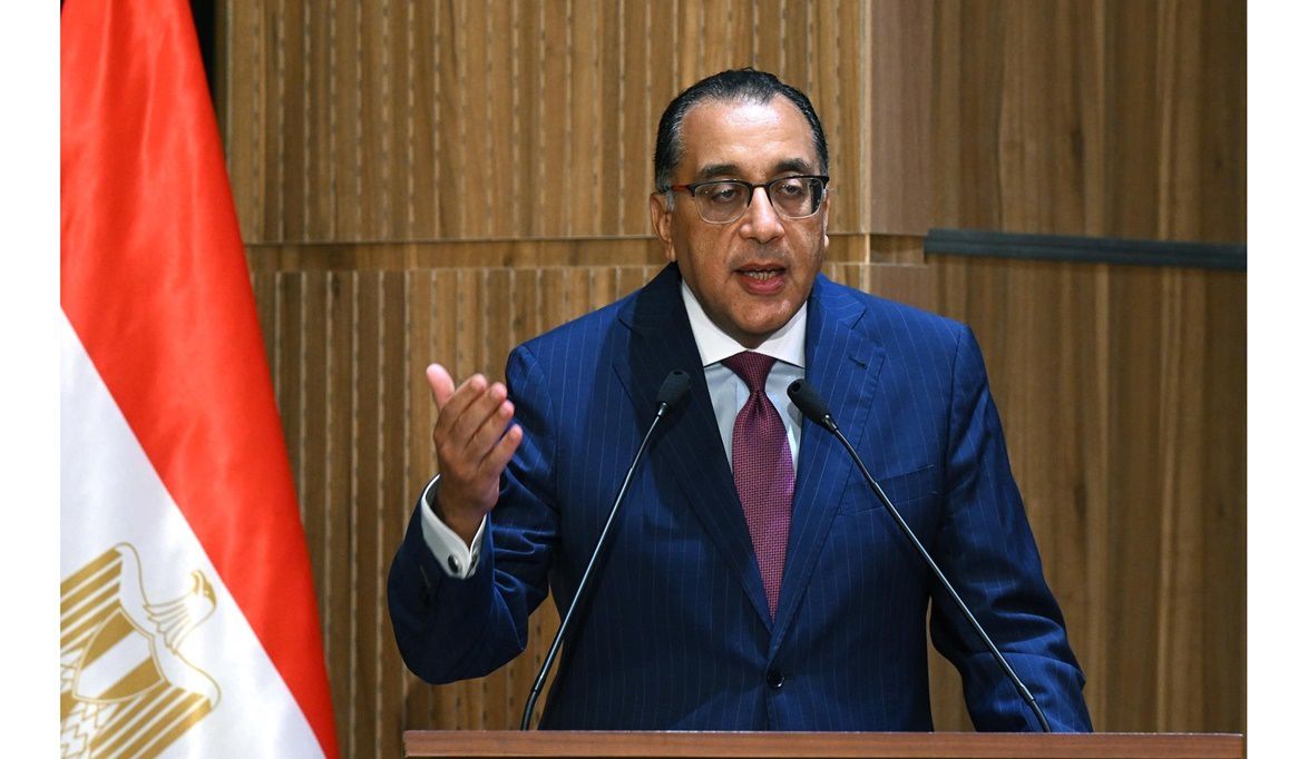 رئيس الوزراء:وداعاً للبنزين.. أتوبيسات مصر هتمشي بالكهرباء قري…