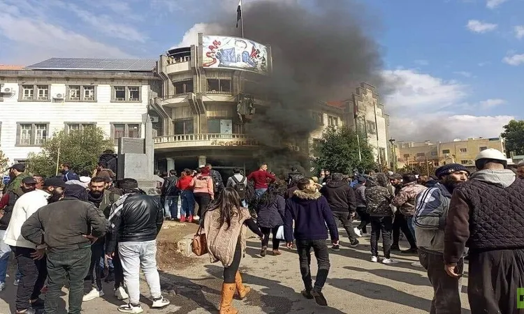 إطلاق نار في السويداء وانفجار بحي المزة.. تطورات الأوضاع في سوريا