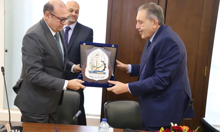 غرفتا الإسكندرية وبورسعيد يوقعان بروتوكولا لتوحيد الجهود في الملفات المشتركة