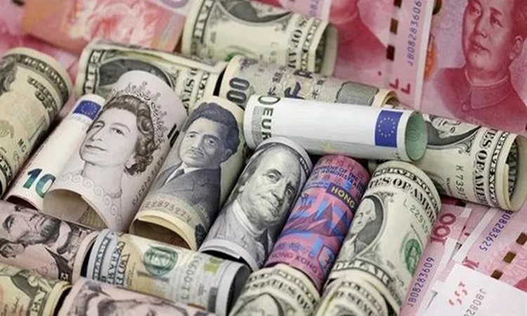 أسعار العملات العربية والأجنبية منتصف اليوم الجمعة 21 نوفمبر 2025