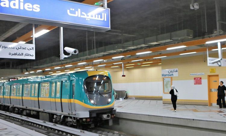لتخفيف التكدس ورفع كفاءة الخدمة.. بدء تنفيذ محطة “الشيخ منصور” الجديدة على الخط الأول لمترو الأنفاق