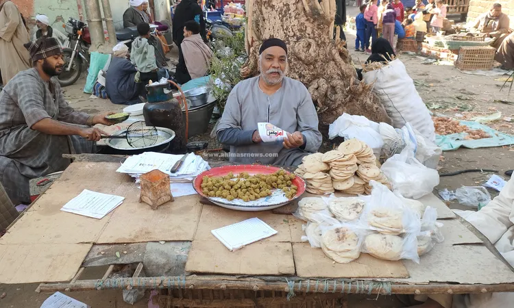العم ماهر.. أقدم بائع طعمية في قنا: ورثتها عن والدي.. وعشقي للمهنة لا ينتهي