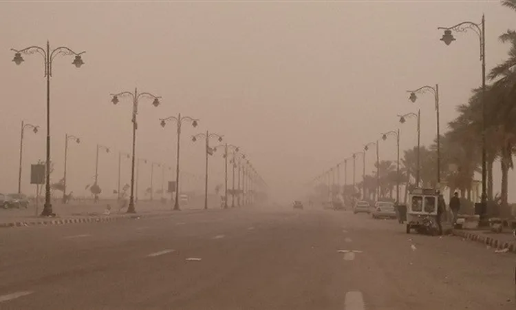 انخفاض حاد في الرؤية.. «الأرصاد» تحذر السائقين من الشبورة الكثيفة