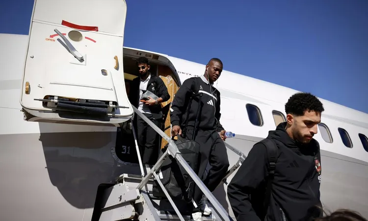 بعثة الأهلي تصل المغرب استعدادا لمواجهة الجيش الملكي