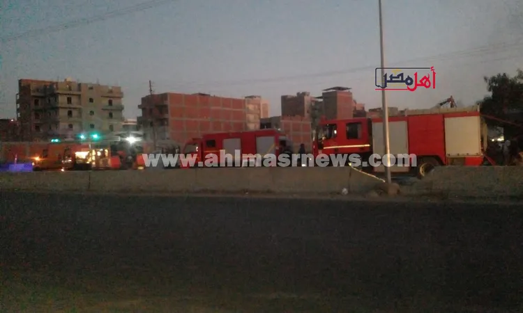 حريق على طريق سمنود يلتهم مخزن دراجات نارية