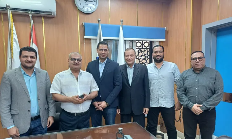 ضبط مواطن للنصب على المرضى بقدرتة على احتجازهم بالعناية المركزة بمستشفى جامعة بنى سويف مقابل 5 آلاف جنيه