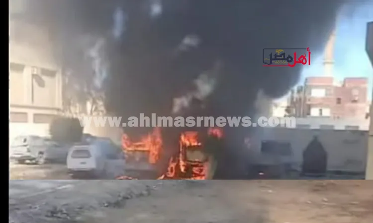 إخماد حريق نشب في سيارات خردة داخل فناء مدرسة الثانوية الصناعية بنين بمطروح (صور)