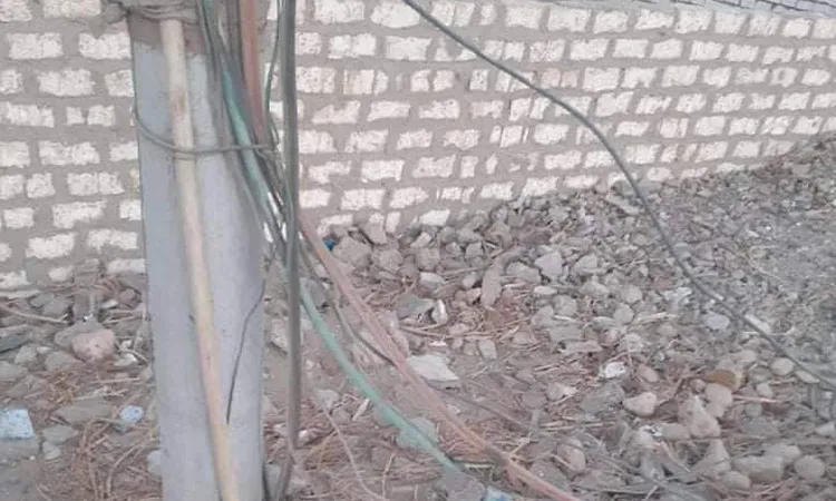 بين الأسلاك المكشوفة والظلام.. نداء عاجل من أهالي الشيخ حسين لربط منازلهم بالكهرباء في قنا