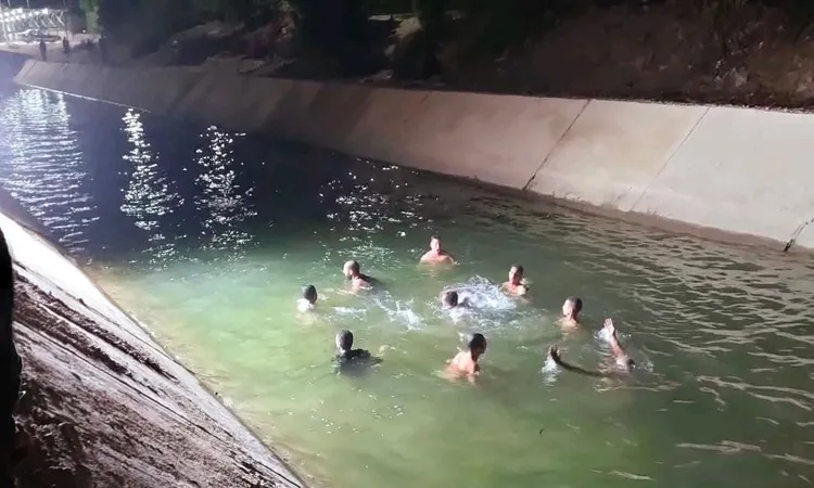 قوات الإنقاذ النهري تواصل جهودها في البحث عن طفل سقط في ترعة بقنا