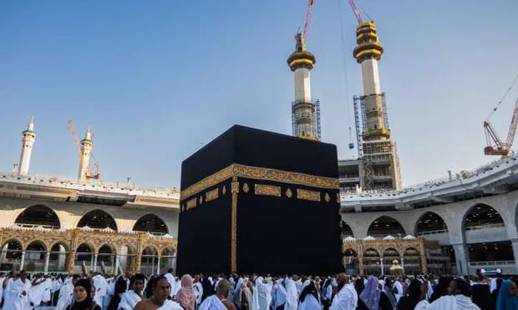 «لا سفر لكبار السن فوق 75 عاما بدون مرافق».. «التضامن» يوضح ضوابط حج الجمعيات