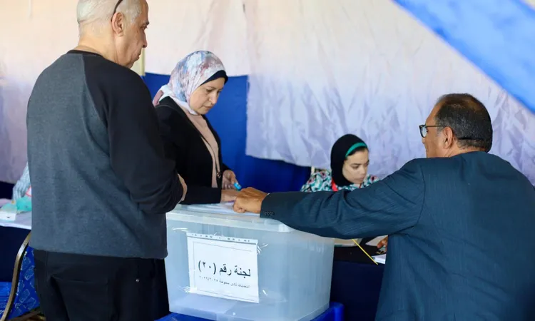 أعضاء نادي سموحة يستمرون في التوافد على لجان الانتخابات في الإسكندرية لاختيار مجلس إدارة جديد