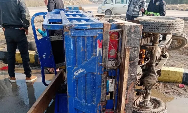 إصابة 8 أشخاص بانقلاب تروسيكل في بني سويف.. بالأسماء