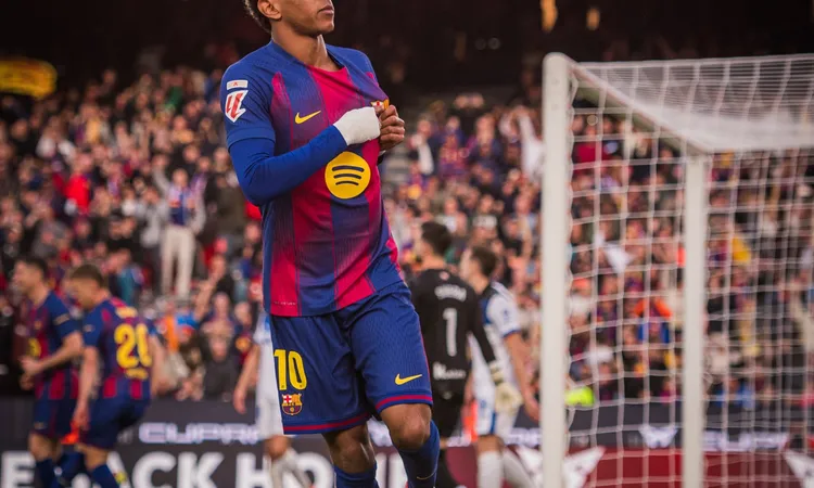 برشلونة ينتزع صدارة الليجا بفوز مثير على ألافيس ويضع ريال مدريد تحت الضغط