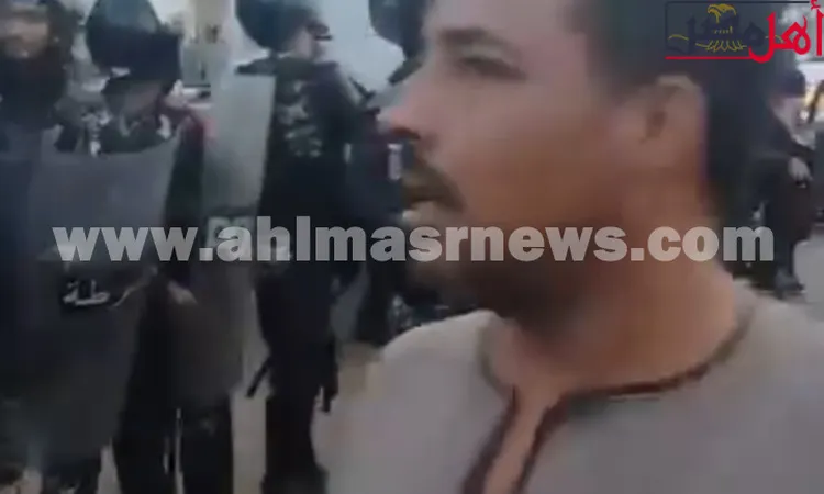 اعتراضاً على الحصر العددي.. قوات الأمن تتدخل لفض تظاهرات أنصار مرشحي دائرة قوص بقنا