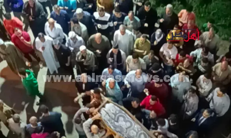 أهالي المنوفية يشيعون جثمان سيدة توفت علي يد زوجها بالمنوفية