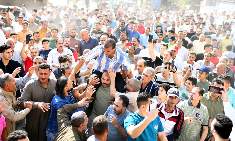 “حسكم معايا”.. مرشح بلا ميزانية صنع له الشارع أكبر حملة دعم بالدقهلية