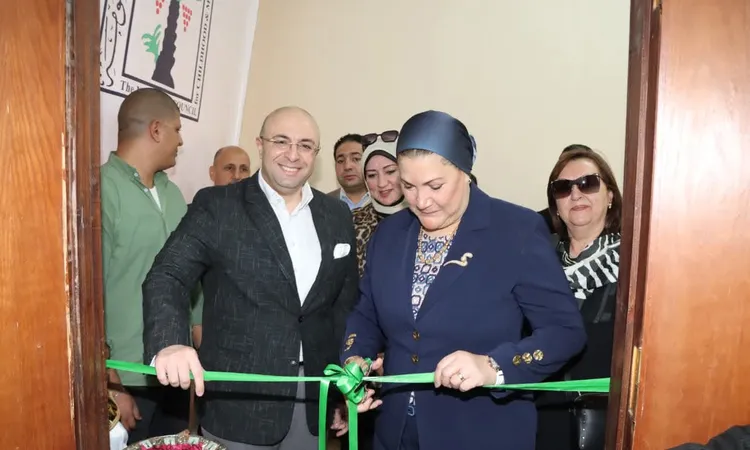 محافظ بني سويف ورئيسة المجلس القومي للطفولة والأمومة يفتتحان فرع المجلس بديوان عام المحافظة