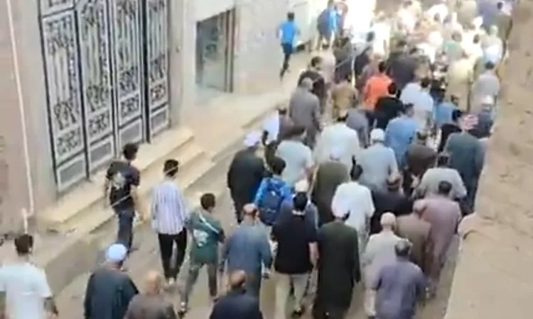 شهيدي «لقمة العيش».. أهالى هربيط بالشرقية يودعون بالدموع جثماني شقيقين توأم تُوفيا بحادث سير بالسعودية