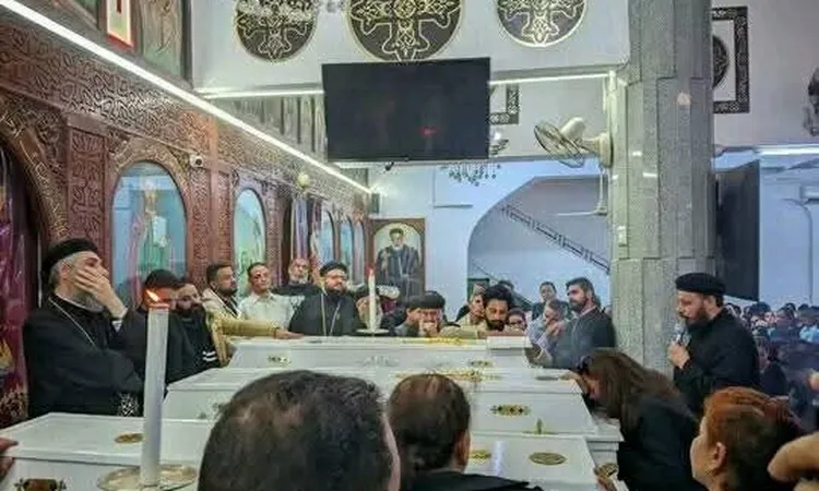 تشييع جثماين 3 أشخاص توفوا من أسرة واحدة إثر انقلاب سيارة بالمنيا