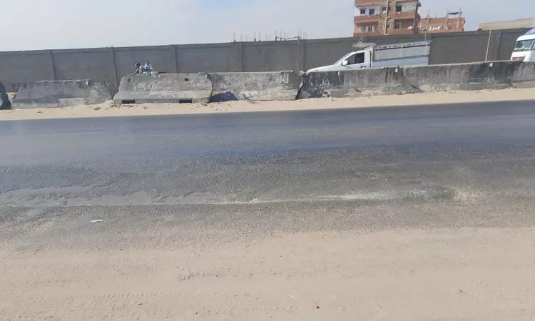 كل يوم بنطلع لحادثة.. مواطنون يشتكون من هبوط طريق مصر إسكندرية الزراعي بطوخ