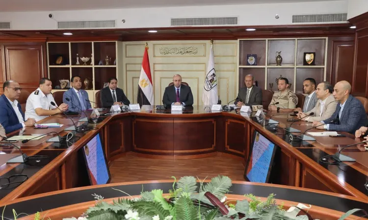 محافظ بني سويف يتابع بدء التصويت في اليوم الثاني لانتخابات مجلس النواب 2025