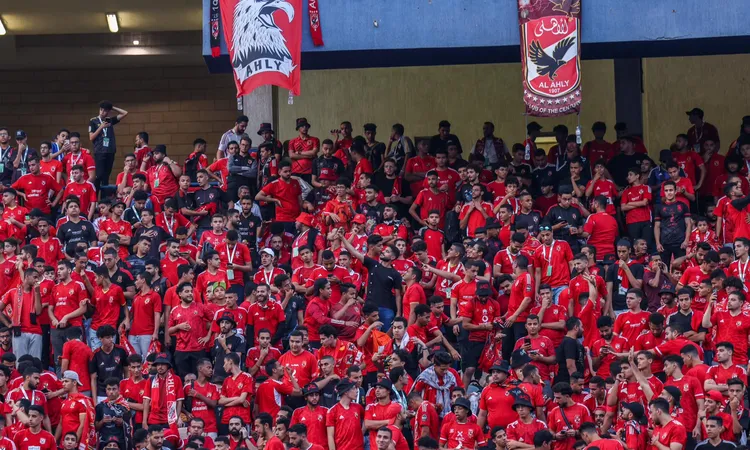 الأهلي يحصل على السعة الكاملة للجماهير في مباراة شبيبة القبائل.. ويشكر الجهات الأمنية