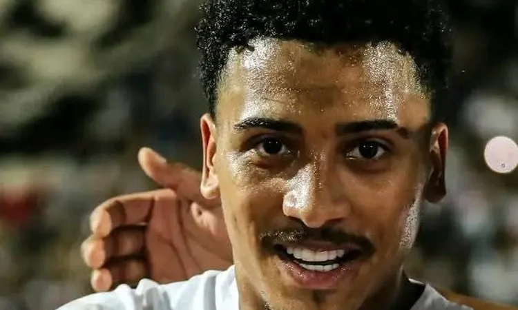 والد خوان بيزيرا يوضح سبب عدم سلام نجله على وزير الرياضة ومحمد يحيى في مراسم السوبر المصري