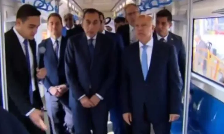 رئيس الوزراء يتفقد معرض النقل الذكي واللوجيستيات والصناعة