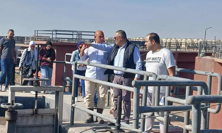 رئيس مياه القناة يفاجئ محطة معالجة صرف صحي بور فؤاد في بورسعيد